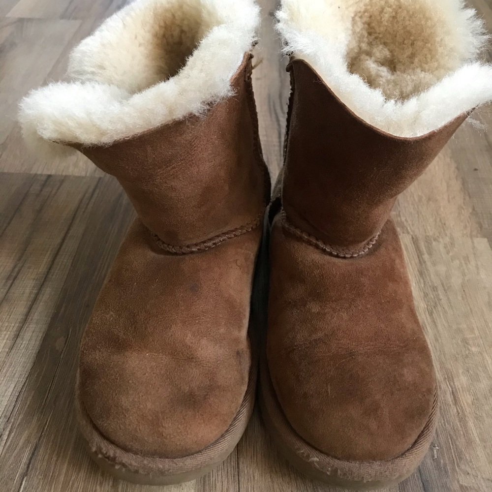 UGG Bailey Button boot- Model 5991
